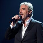 Andrea Bocelli, sławny niewidomy tenor włoski, podczas występu na scenie